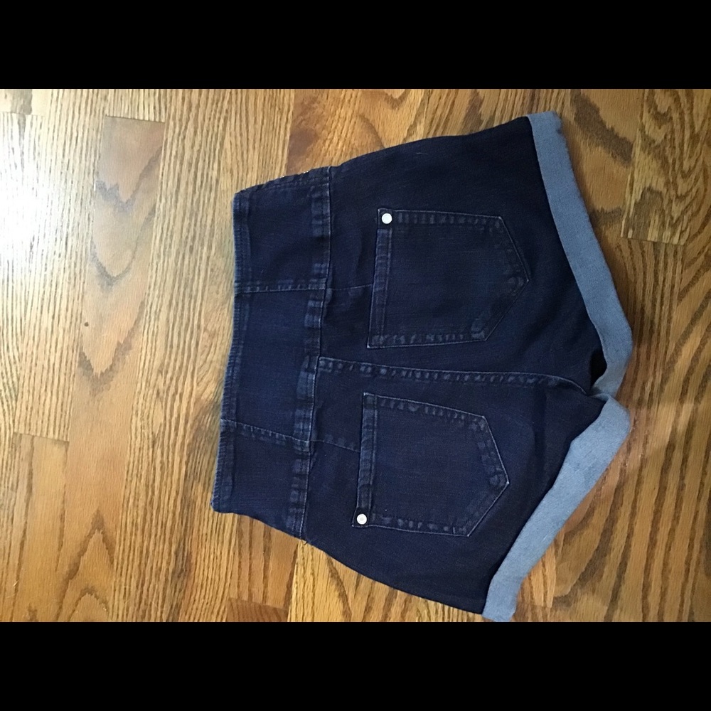 Jean shorts by Almost Famous size 3 - Picture 4 of 5